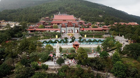 Quy mô hoành tráng của chùa Ba Vàng, nơi gây xôn xao vì thỉnh vong - Ảnh 2.