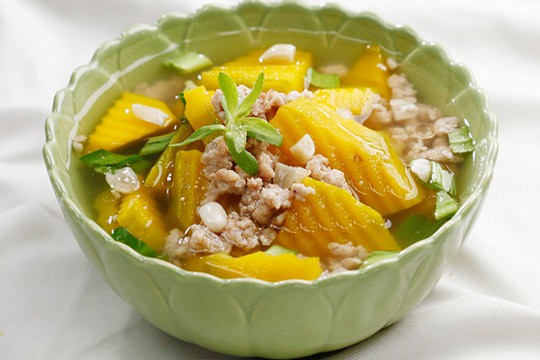 Tối nay ăn gì: Mâm cơm đầu tuần ngon miệng có cá basa kho gừng, canh bí đỏ chỉ với 100.000 đồng - Ảnh 4. Tối nay ăn gì: Mâm cơm đầu tuần ngon miệng có cá basa kho gừng, canh bí đỏ chỉ với 100.000 đồng - Ảnh 4.