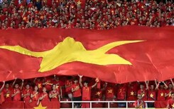 CĐV vỡ òa khi U23 Việt Nam đánh bại Indonesia ở phút bù giờ cuối cùng