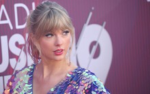 Taylor Swift được vinh danh 'Ngôi sao âm nhạc toàn cầu' tại Kids' Choice Award 2019