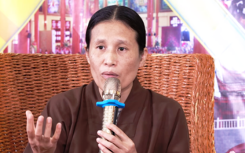 Người phụ nữ tuyên truyền ‘vong báo oán’ ở chùa Ba Vàng