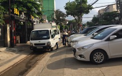 Vụ tài xế bị phạt 4 triệu đồng vì đậu ô tô trên đường sắt: 'Xui mới bị phạt thôi'