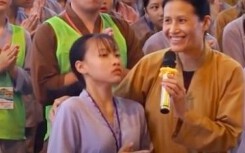 Cô gái co giật trong các clip 'vong nhập' ở chùa Ba Vàng nói gì?