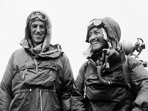 Câu chuyện về vùng tử thần và những thi thể lộ ra khi lớp băng tan trên đỉnh Everest - Ảnh 1. Câu chuyện về vùng tử thần và những thi thể lộ ra khi lớp băng tan trên đỉnh Everest - Ảnh 1.
