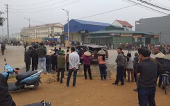 Vụ va chạm giữa xe khách và đoàn người đưa tang : 'Lúc đấy tôi thấy người nằm la liệt, khắp nơi toàn là máu'
