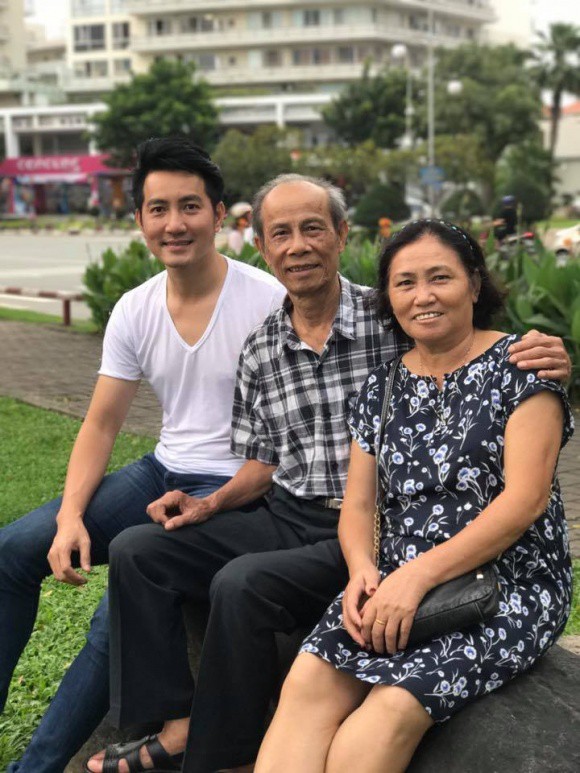 Nguyễn Phi Hùng tiết lộ chuyện bị gia đình từ mặt cách đây 18 năm - Ảnh 3. Nguyễn Phi Hùng tiết lộ chuyện bị gia đình từ mặt cách đây 18 năm - Ảnh 3.