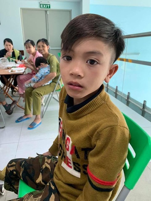 Bố cậu bé đạp xe hơn 100 km xuống Hà Nội: Tôi vẫn chưa hết bàng hoàng! - Ảnh 1.