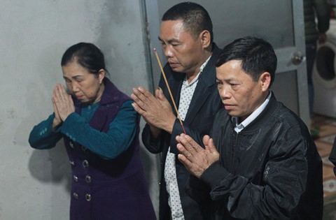 Mẹ tài xế tông chết 7 người đi đám ma: Hãy tha thứ cho con chúng tôi - Ảnh 1. Mẹ tài xế tông chết 7 người đi đám ma: Hãy tha thứ cho con chúng tôi - Ảnh 1.