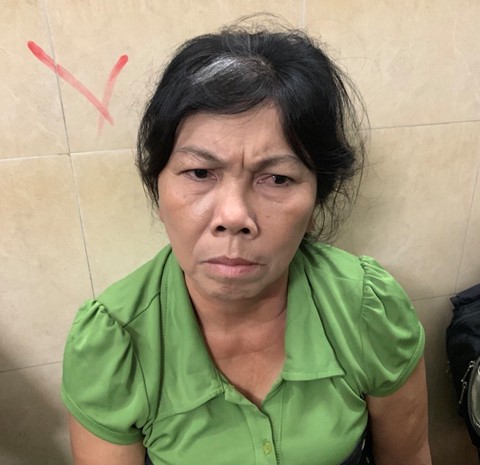 Mới ra tù lại trộm xe máy, nữ quái 53 tuổi bị trinh sát tóm gọn - Ảnh 1.