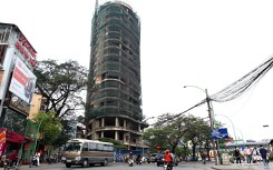 Hà Nội: Tòa nhà 16 tầng bỏ hoang ở nơi đất có giá nửa tỉ đồng/m2