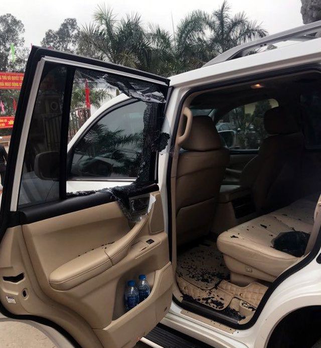 Hà Nội: Khởi tố nam thanh niên đập kính xe Lexus LX570 trộm tài sản - Ảnh 1. Hà Nội: Khởi tố nam thanh niên đập kính xe Lexus LX570 trộm tài sản - Ảnh 1.