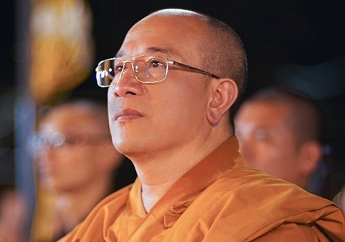 Trụ trì chùa Ba Vàng phải quỳ sám hối theo Luật Phật - Ảnh 1. Trụ trì chùa Ba Vàng phải quỳ sám hối theo Luật Phật - Ảnh 1.