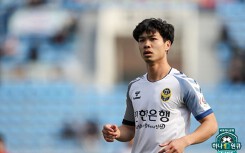 Incheon làm điều chưa từng có, Công Phượng dễ... đứt
