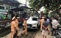 Đà Nẵng: Thêm vụ tài xế bỏ lại ô tô giữa đường ray