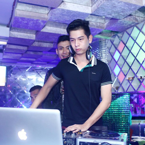 DJ Lê Thiện bị bắt vì vận chuyển 28.000 viên ma túy đá - Ảnh 3.
