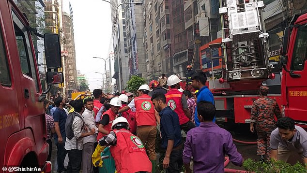 Cháy lớn tại trung tâm thương mại của Bangladesh khiến ít nhất 19 người tử vong - Ảnh 5. Cháy lớn tại trung tâm thương mại của Bangladesh khiến ít nhất 19 người tử vong - Ảnh 5.