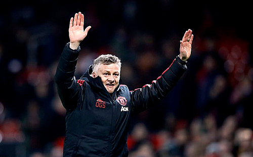 Các huyền thoại Man Utd chúc mừng Solskjaer - Ảnh 1. Các huyền thoại Man Utd chúc mừng Solskjaer - Ảnh 1.