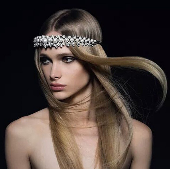 Mê mẩn với vẻ đẹp quyến rũ của mẫu nữ chuyển giới người Israel - Ảnh 3. Mê mẩn với vẻ đẹp quyến rũ của mẫu nữ chuyển giới người Israel - Ảnh 3.