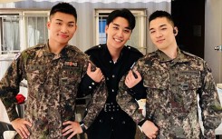 Mặc cho Seungri 'khốn khổ', Taeyang và Daesung vẫn bận rộn với lịch trình ca hát trong quân đội: VIP phải làm sao?
