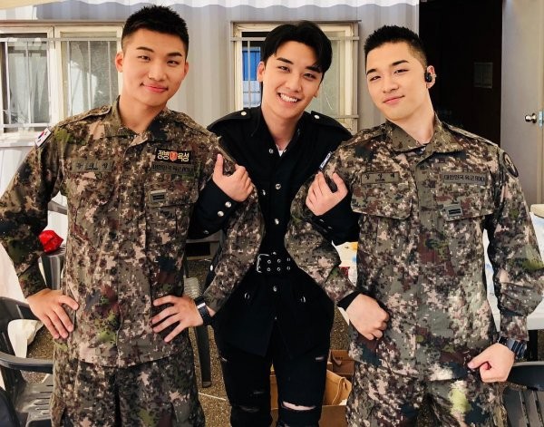 Mặc cho Seungri khốn khổ, Taeyang và Daesung vẫn bận rộn với lịch trình ca hát trong quân đội: VIP phải làm sao? - Ảnh 4. Mặc cho Seungri khốn khổ, Taeyang và Daesung vẫn bận rộn với lịch trình ca hát trong quân đội: VIP phải làm sao? - Ảnh 4.