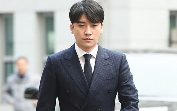Mặc cho Seungri khốn khổ, Taeyang và Daesung vẫn bận rộn với lịch trình ca hát trong quân đội: VIP phải làm sao? - Ảnh 1. Mặc cho Seungri khốn khổ, Taeyang và Daesung vẫn bận rộn với lịch trình ca hát trong quân đội: VIP phải làm sao? - Ảnh 1.