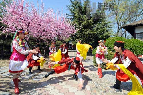 Có thể bạn chưa biết: Hội Đạp thanh dịp Tết thanh minh chính là ngày lễ tình nhân đầu tiên - Ảnh 2. Có thể bạn chưa biết: Hội Đạp thanh dịp Tết thanh minh chính là ngày lễ tình nhân đầu tiên - Ảnh 2.