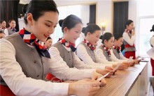 Trường cho sinh viên nghỉ lễ dài để có thời gian đi tìm tình yêu