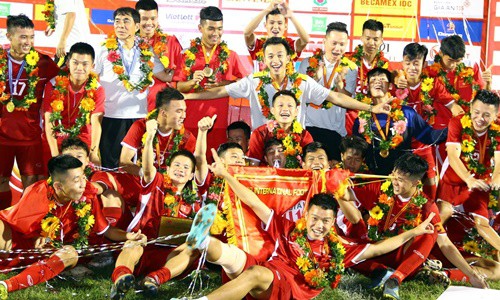 Việt Nam thắng Thái Lan ở chung kết giải U19 quốc tế - Ảnh 2.