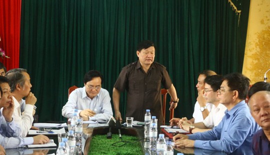 Vụ nữ sinh lớp 9 bị đánh, lột đồ: Cách chức toàn bộ ban giám hiệu, kỷ luật cô giáo chủ nhiệm - Ảnh 2.