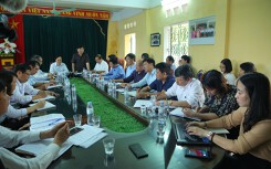 Yêu cầu xử lí các học sinh chứng kiến mà không can ngăn vụ nữ sinh bị đánh hội đồng, lột đồ giữa lớp