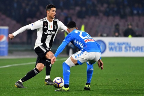 Nén đau thi đấu, Ronaldo giúp Juventus hạ Napoli - Ảnh 1.