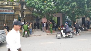 Thầy cúng truy sát cả nhà thầy bói
