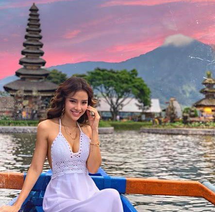 Sao Việt hôm nay (5/3): Minh Hằng kiều diễm, Phương Trinh Jolie khoe lưng trần gợi cảm  - Ảnh 2.