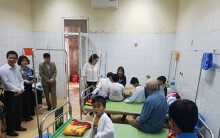 Vụ học sinh ăn nhầm bột thông bồn cầu ở Hải Dương: 'Bạn ấy bảo là trà lipton Thái'