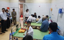 Vụ 44 học sinh ăn nhầm bột thông bồn cầu ở Hải Dương: 38 em đã đi học trở lại