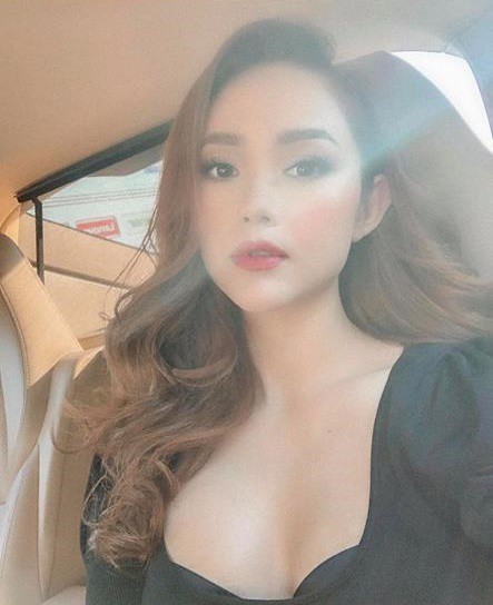 Sao Việt hôm nay (5/3): Minh Hằng kiều diễm, Phương Trinh Jolie khoe lưng trần gợi cảm  - Ảnh 1.