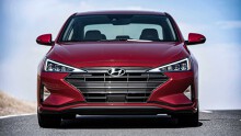 Mẫu xe này có giá chỉ hơn 300 triệu 'rục rịch' về Việt Nam, so găng Mazda 3