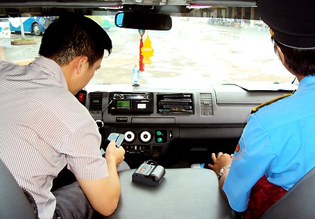 Bộ GTVT lên phương án xử lí xe ngắt thiết bị giám sát hành trình - Ảnh 1.