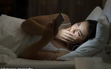 Người vợ bất ngờ phát hiện chồng mình là diễn viên phim đồng tính nam sau khi vô tình nhìn thấy điều này