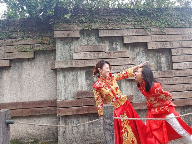 Những khoảnh khắc đẹp như mơ trong đám cưới của các cặp đôi đồng tính nữ - Ảnh 10. Những khoảnh khắc đẹp như mơ trong đám cưới của các cặp đôi đồng tính nữ - Ảnh 10.