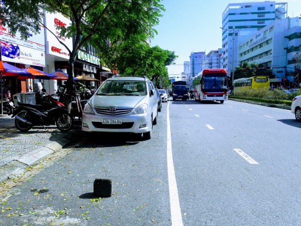 Đà Nẵng khuyến khích doanh nghiệp làm bãi đỗ xe có thời hạn ở những khu đất trống - Ảnh 2.