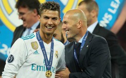 Real trải qua đêm đen tối nhất tại C1: Zidane, Ronaldo cùng cười...