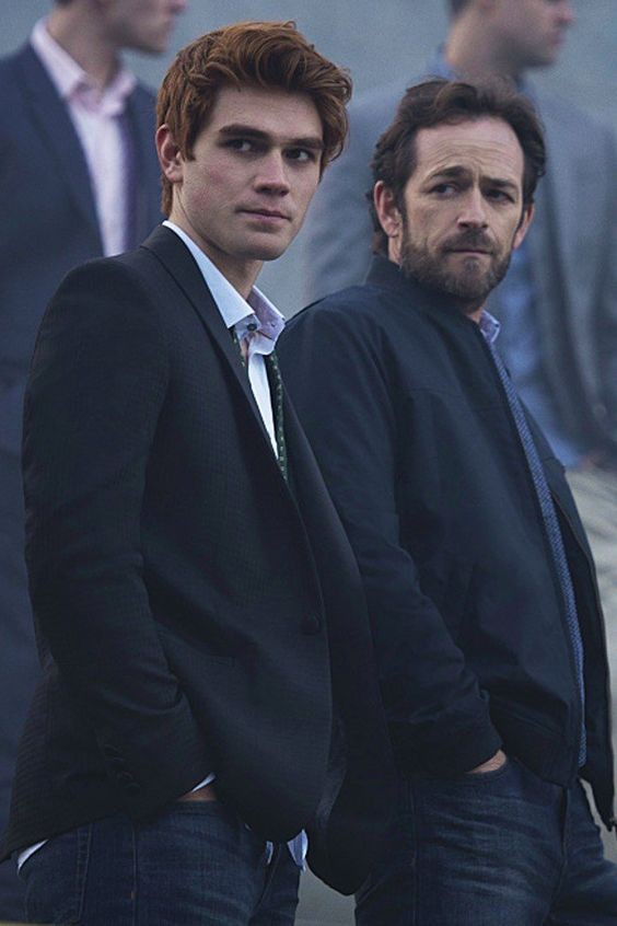 Vẻ điển trai của tài tử Luke Perry thời trẻ khiến khán giả mê mẩn - Ảnh 15. Vẻ điển trai của tài tử Luke Perry thời trẻ khiến khán giả mê mẩn - Ảnh 15.