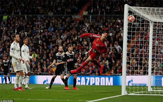 Những khoảnh khắc Real Madrid sụp đổ ở Bernabeu, trở thành cựu vương Champions League - Ảnh 7. Những khoảnh khắc Real Madrid sụp đổ ở Bernabeu, trở thành cựu vương Champions League - Ảnh 7.