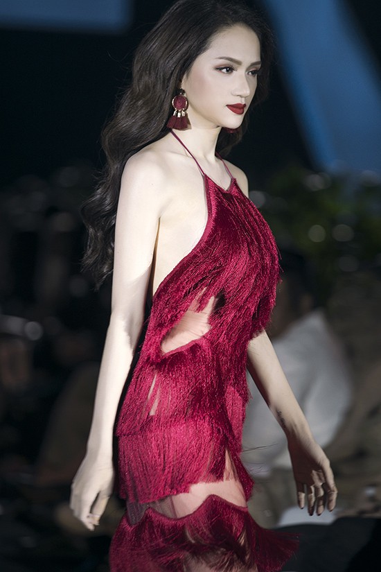 Hương Giang - hành trình và giá trị sau một chiếc vương miện - Ảnh 8. Hương Giang - hành trình và giá trị sau một chiếc vương miện - Ảnh 8.