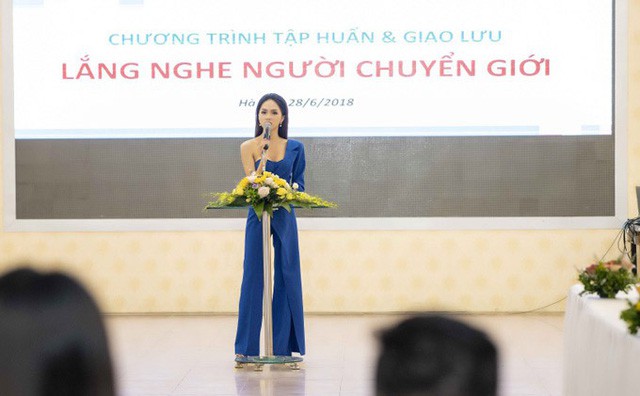 Hương Giang - hành trình và giá trị sau một chiếc vương miện - Ảnh 3. Hương Giang - hành trình và giá trị sau một chiếc vương miện - Ảnh 3.