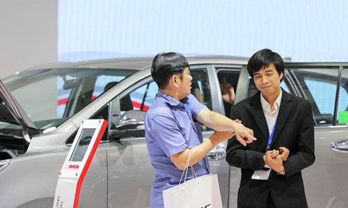 Những chiêu moi tiền khách Việt khi mua ôtô - Ảnh 1. Những chiêu moi tiền khách Việt khi mua ôtô - Ảnh 1.