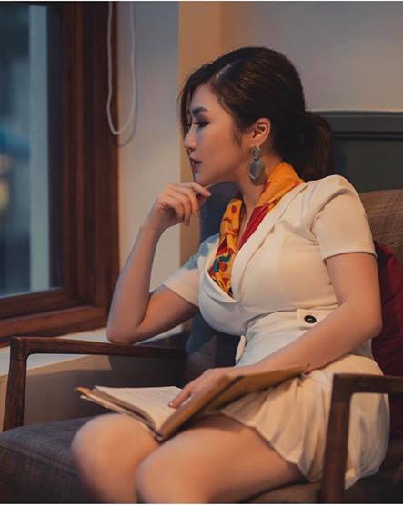 Sao Việt hôm nay (8/3): Tuấn Hưng gửi lời chúc Quốc tế Phụ nữ, Ngọc Trinh quyến rũ với đầm lấp lánh - Ảnh 8.