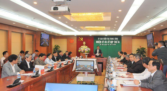 Hai Đại tá quân đội bị cắt hết các chức vụ trong Đảng vì liên quan đến vi phạm của Út Trọc Đinh Ngọc Hệ - Ảnh 1. Hai Đại tá quân đội bị cắt hết các chức vụ trong Đảng vì liên quan đến vi phạm của Út Trọc Đinh Ngọc Hệ - Ảnh 1.