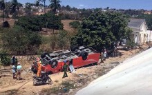 Tài xế ô tô chở du khách Hàn Quốc lao dốc rồi lật ngửa ở Bình Thuận đã tử vong